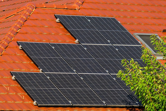 Why Malaysians Are Replacing Solar Water Heaters with Solar Panels and Storage Water Heaters